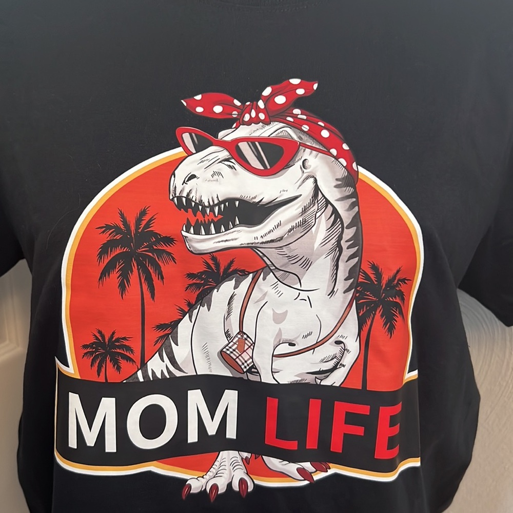 NEW•Mom statement shirt•medium